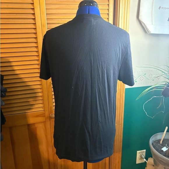 H&M Black V-Neck Short Sleeve Tee - Picture 2 of 3